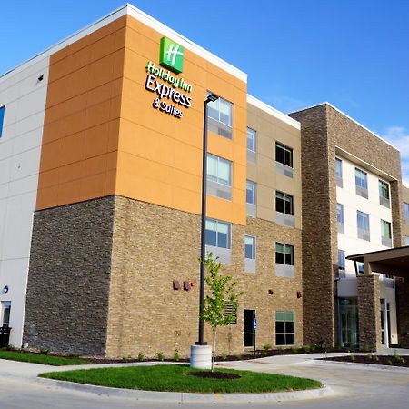 Holiday Inn Express & Suites Omaha - Millard Area By Ihg Kültér fotó