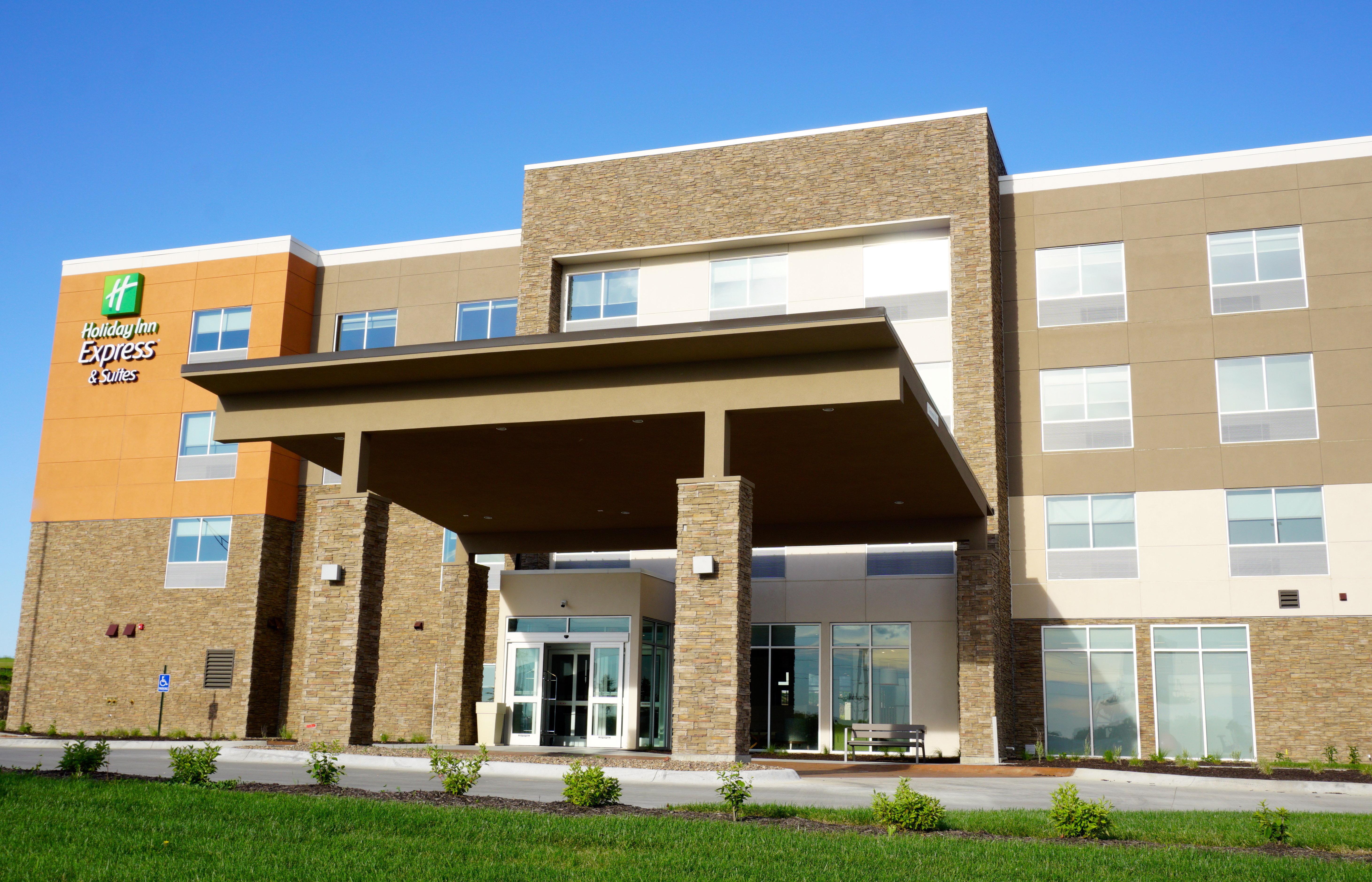 Holiday Inn Express & Suites Omaha - Millard Area By Ihg Kültér fotó